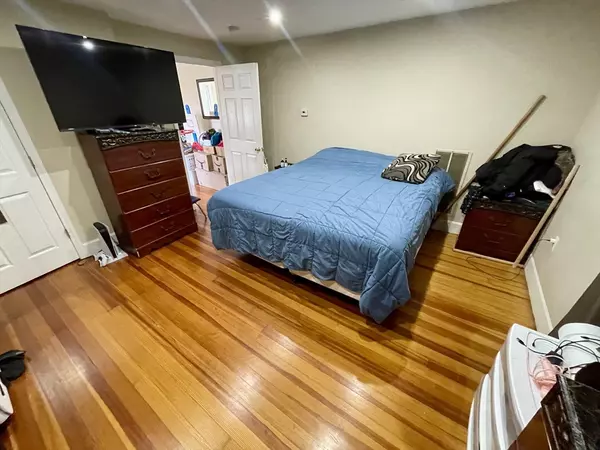 Leominster, MA 01453,54 West St. #3