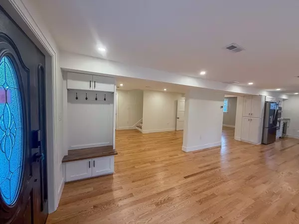 Weston, MA 02493,405 North Ave