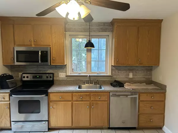 Medway, MA 02053,31 Wellington Street #1