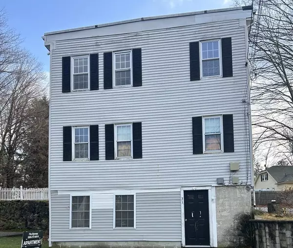31 Wellington St #2, Medway, MA 02053