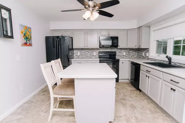 Chicopee, MA 01020,585 Sheridan St #46