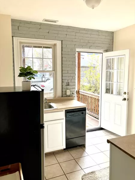 25 Roslyn #4, Salem, MA 01970