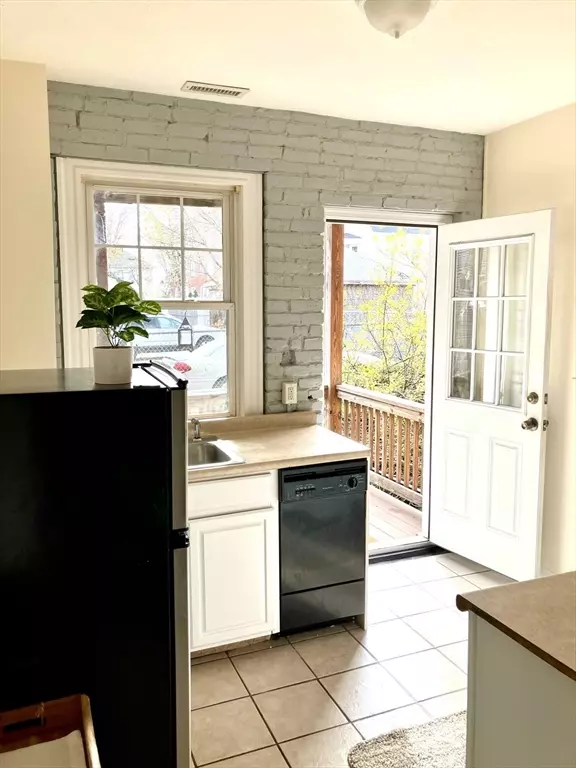 25 Roslyn #4, Salem, MA 01970