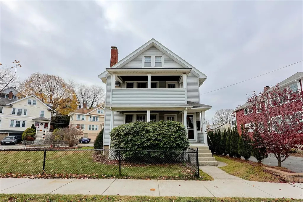 Watertown, MA 02472,33 Woodleigh Rd #2