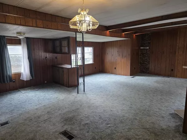 Lunenburg, MA 01462,1790 Mass Avenue #3