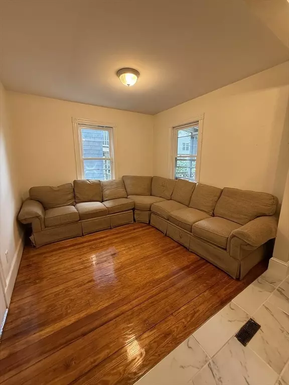 Boston, MA 02120,10 Bucknam St., #1