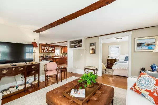 Manchester, MA 01944,6 Morse Court #2