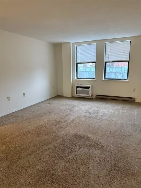 Attleboro, MA 02703,5 Bank #3F