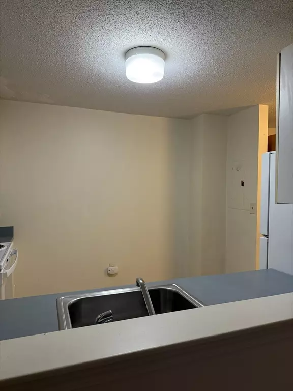 Attleboro, MA 02703,5 Bank #3F