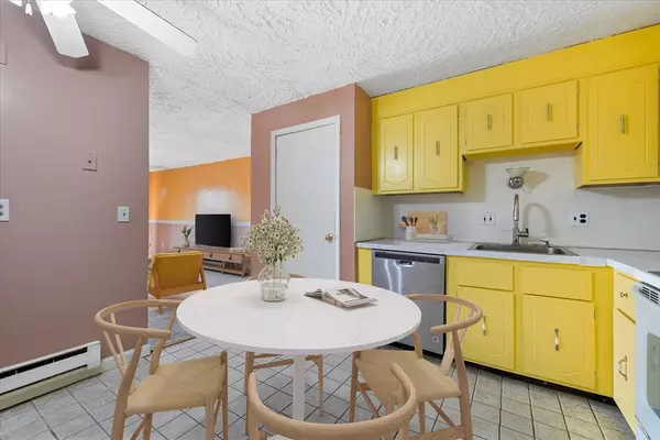 Boxborough, MA 01719,310 Codman Hill Rd #35D