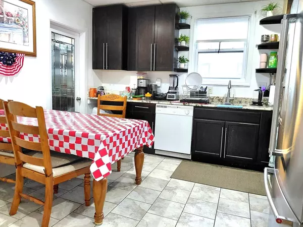 Lowell, MA 01850,195-197 Ludlam St