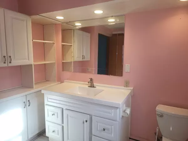 Springfield, MA 01129,665 Parker St