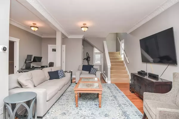 Haverhill, MA 01835,27A South Elm St #Unit 2