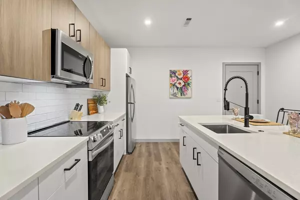 Wilmington, MA 01887,203 Lowell Street #103