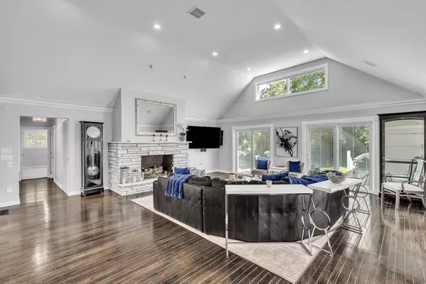 Dartmouth, MA 02747,6 Strathmore Rd