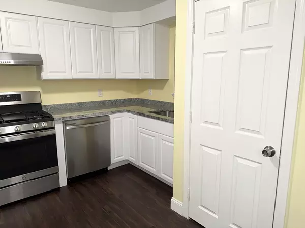 Lawrence, MA 01841,131A Lawrence St #40