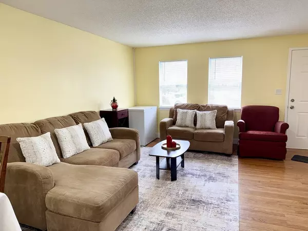 Lawrence, MA 01841,131A Lawrence St #40