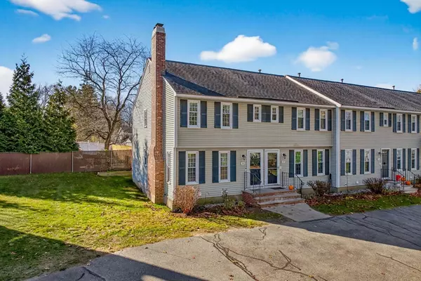 Lowell, MA 01852,20 Woodland Dr #330