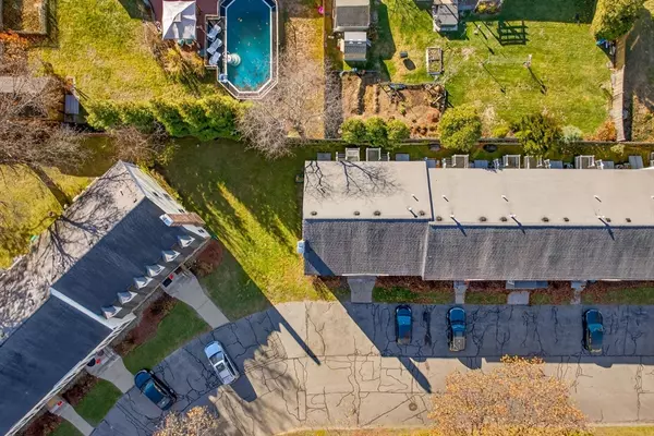 Lowell, MA 01852,20 Woodland Dr #330