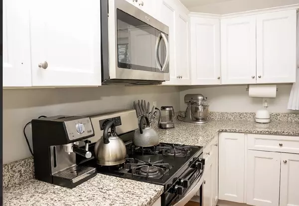 East Bridgewater, MA 02333,16 Pearl St