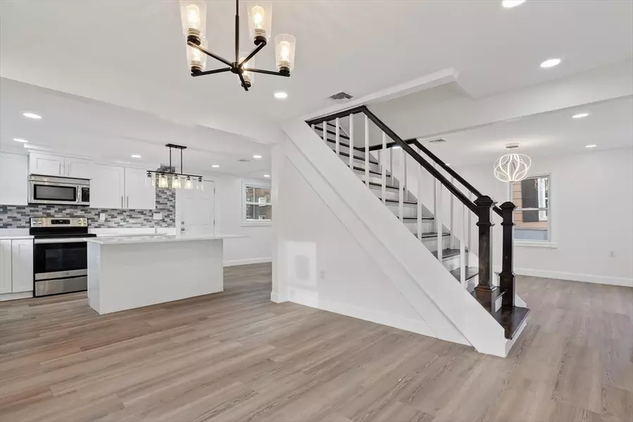 24 Railroad St, Methuen, MA 01844