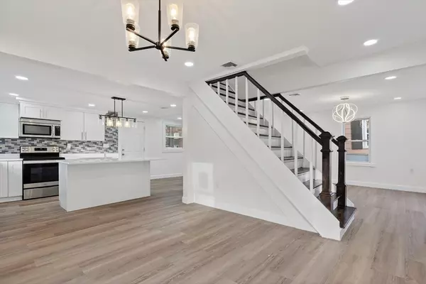 24 Railroad St, Methuen, MA 01844