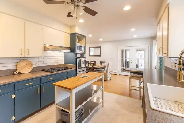 Westport, MA 02790,9 Register Ave