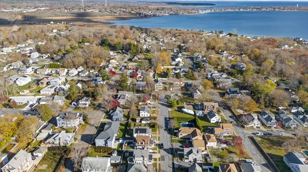 Fairhaven, MA 02719,18 Maple Ave