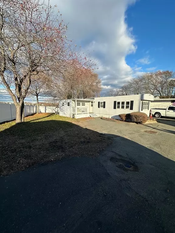 Peabody, MA 01960,165 Newbury Street #2