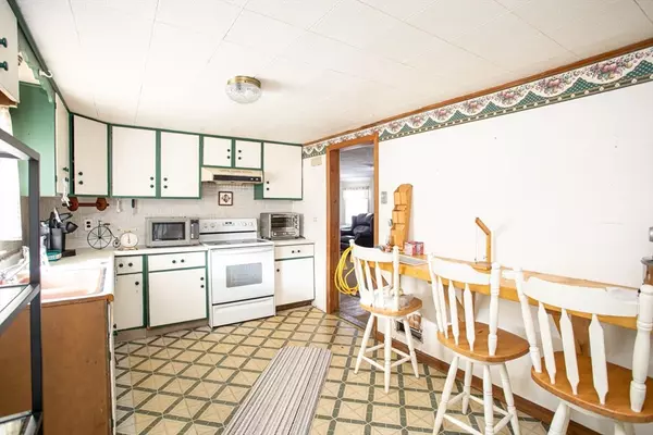 Easton, MA 02375,76 Foundry St