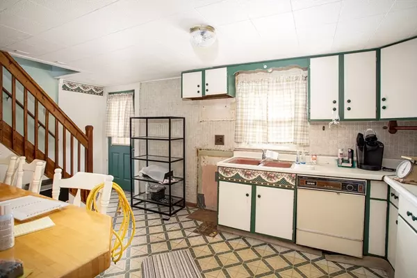 Easton, MA 02375,76 Foundry St