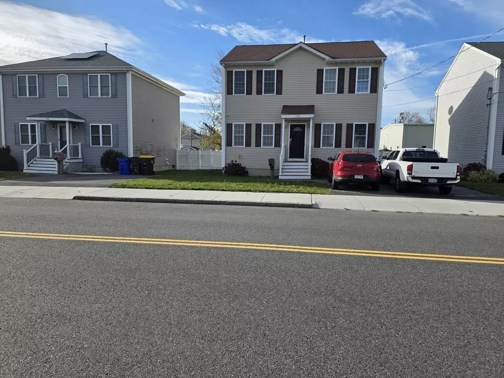 Fall River, MA 02723,176 Oak Grove Ave