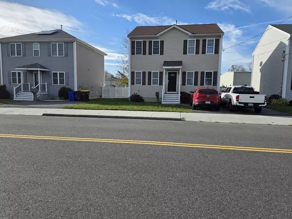 176 Oak Grove Ave, Fall River, MA 02723