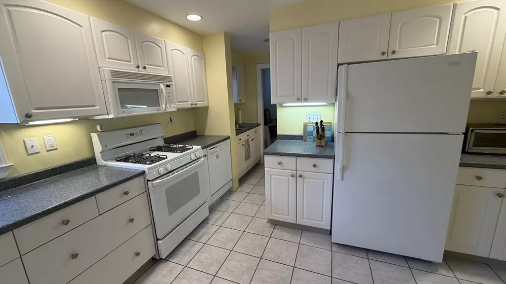 Belmont, MA 02478,11 Pearl Street #1