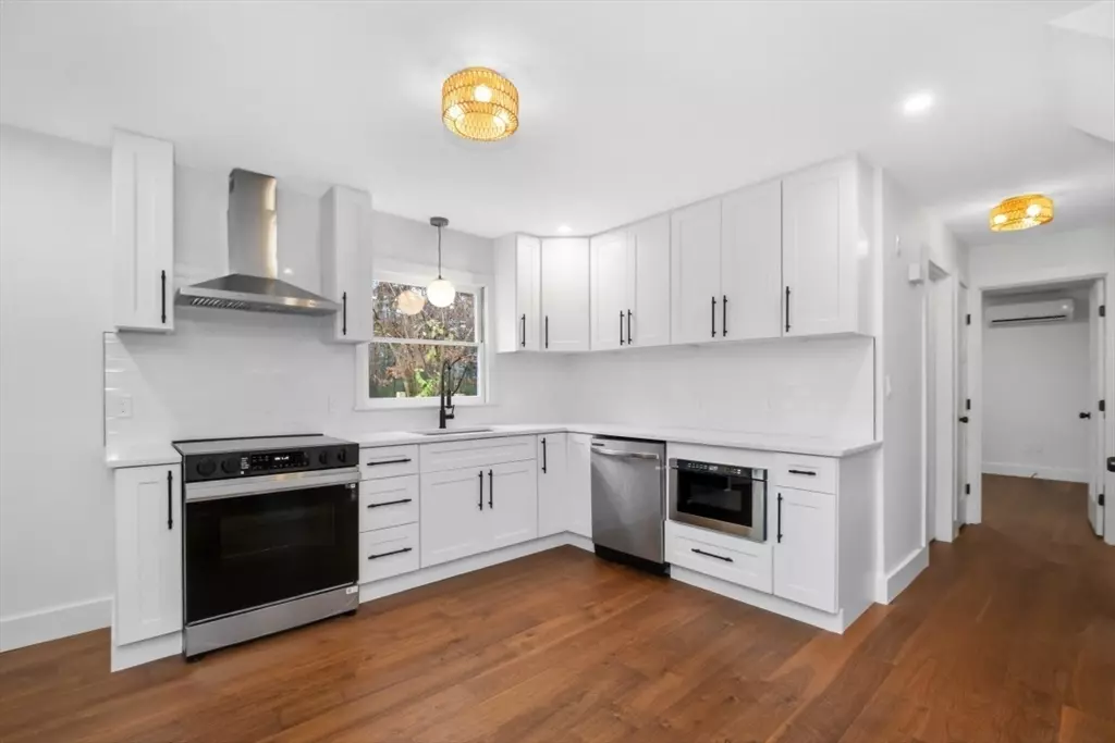 Middleboro, MA 02346,714 Plymouth St