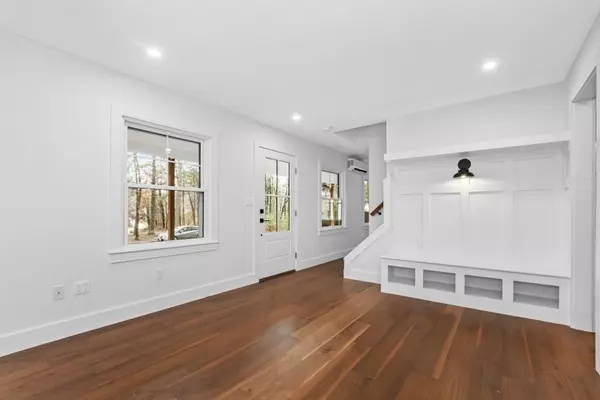 Middleboro, MA 02346,714 Plymouth St