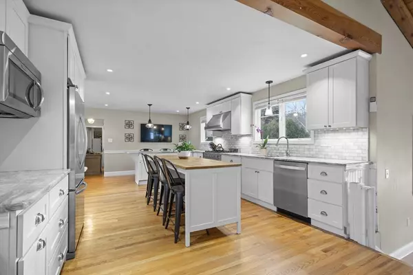 Andover, MA 01810,32 Lucerne Dr