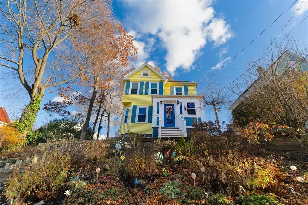 Boston, MA 02130,118 Newburg Street #118