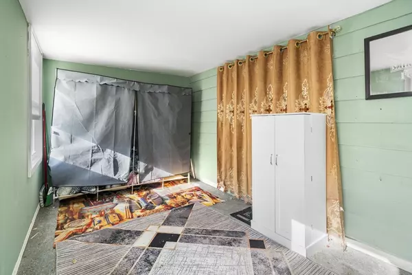 Salem, NH 03079,75 South Policy Street #48