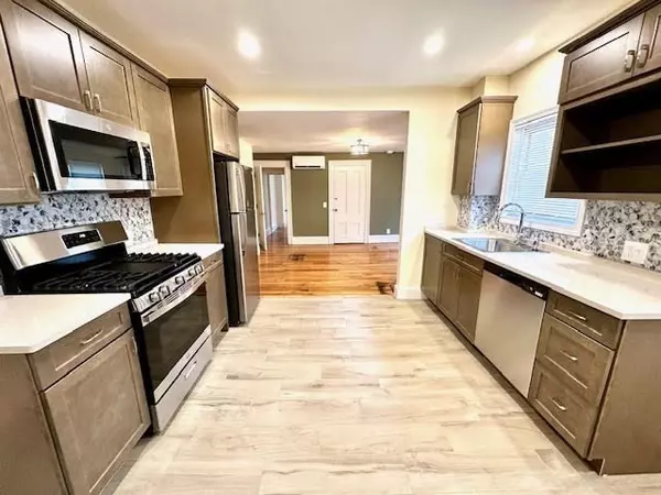 37 Gordon St #1, Waltham, MA 02453