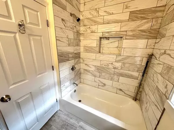 Waltham, MA 02453,37 Gordon St #1