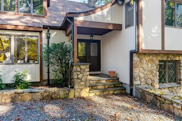 Dartmouth, MA 02748,105 Rock Odundee Rd