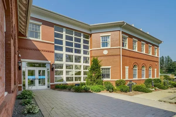 56 Common St, Barre, MA 01005