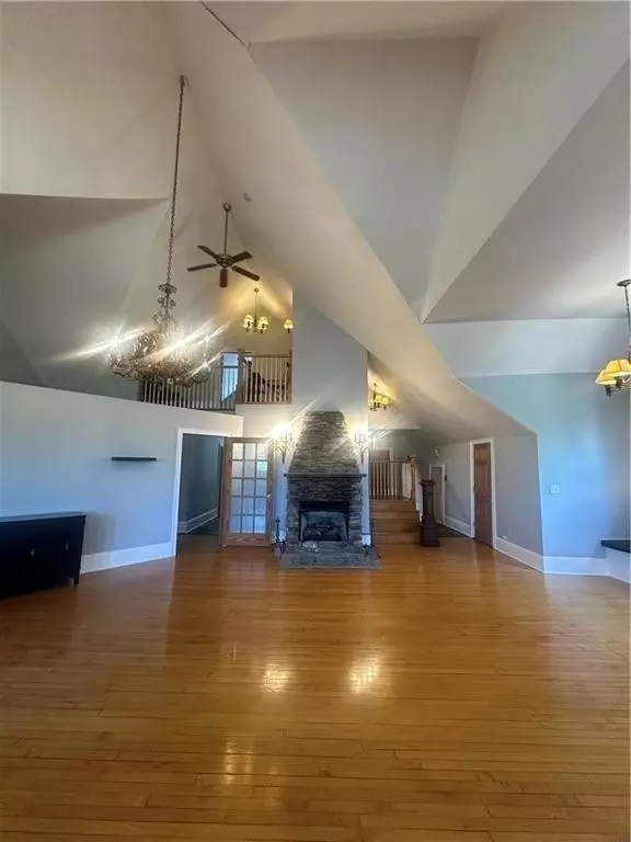 Cranston, RI 02905,14 Bartlett #1