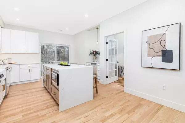 Melrose, MA 02176,34 Waverly Pl #34