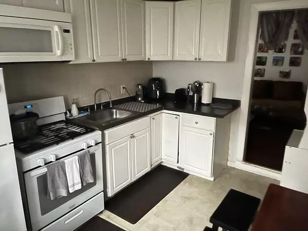 Revere, MA 02151,84 Garfield Ave #2