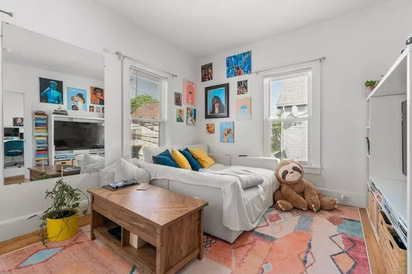 Somerville, MA 02145,32 Richardson St #2