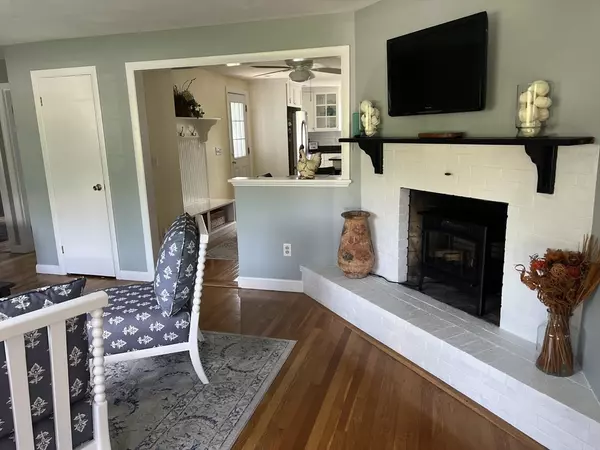 Marblehead, MA 01945,31 Haley Rd. #A