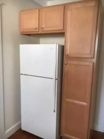 Marblehead, MA 01945,14 Hawkes St #2