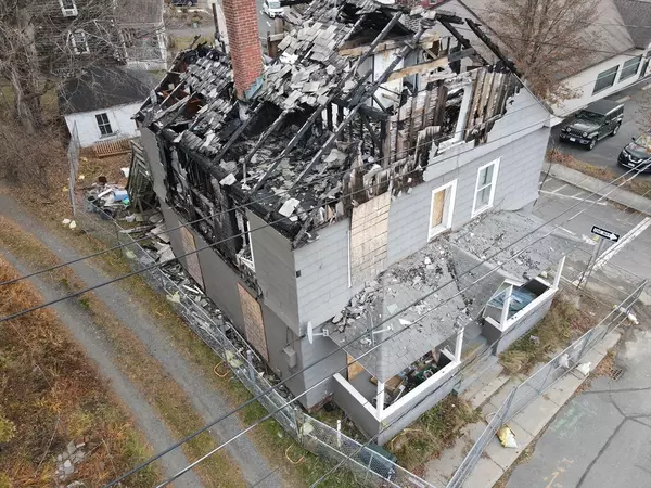 Greenfield, MA 01301,75 School St